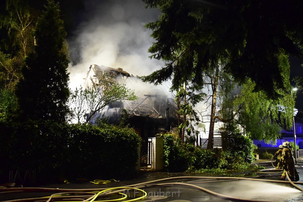 Grossfeuer Einfamilienhaus Siegburg Muehlengrabenstr P0025.JPG - Miklos Laubert